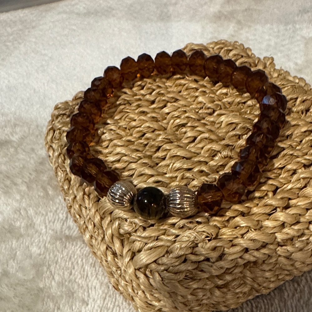 Avon stone accent bead stretch bracelet